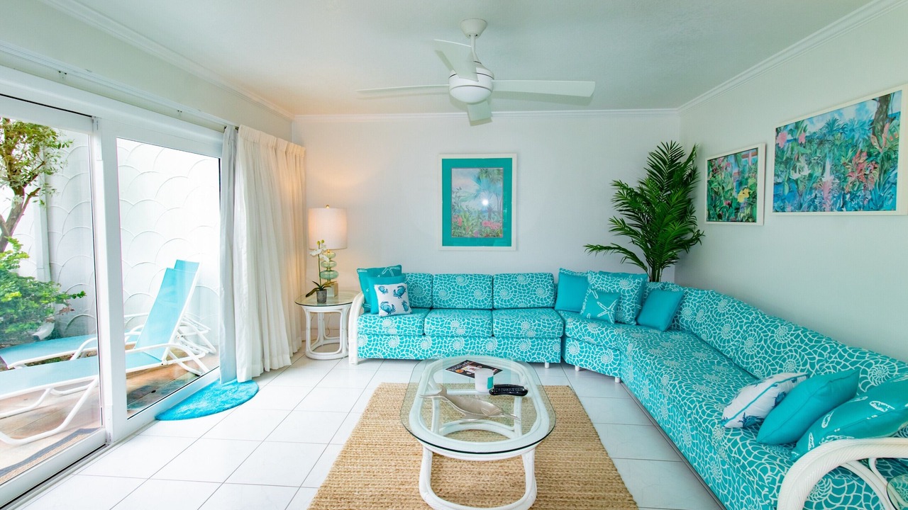 Photo of Livingroom in Seven Mile Beach