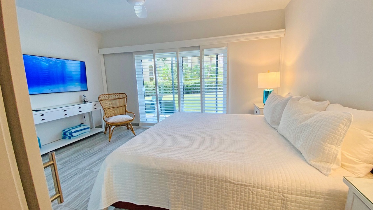 Photo of Bedroom in Seven Mile Beach