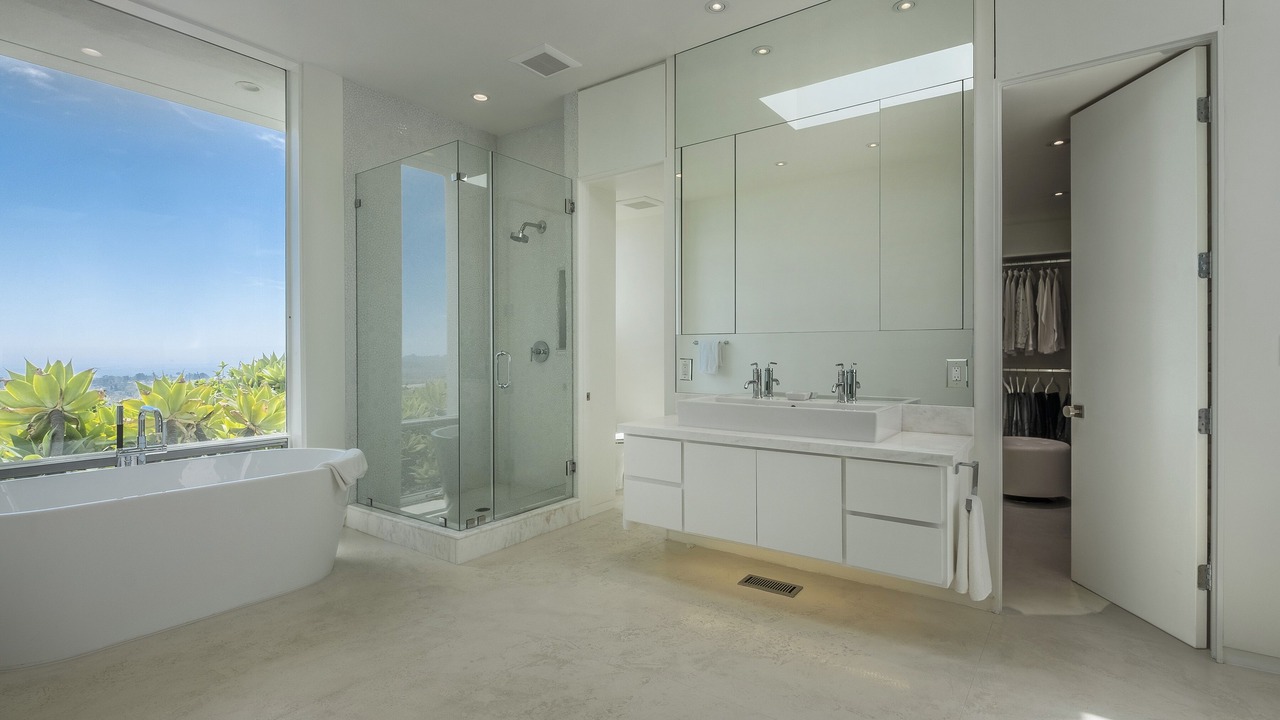 Photo of Bathroom in Carpinteria