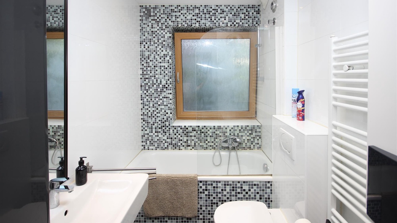 Photo of Bathroom in Universitat