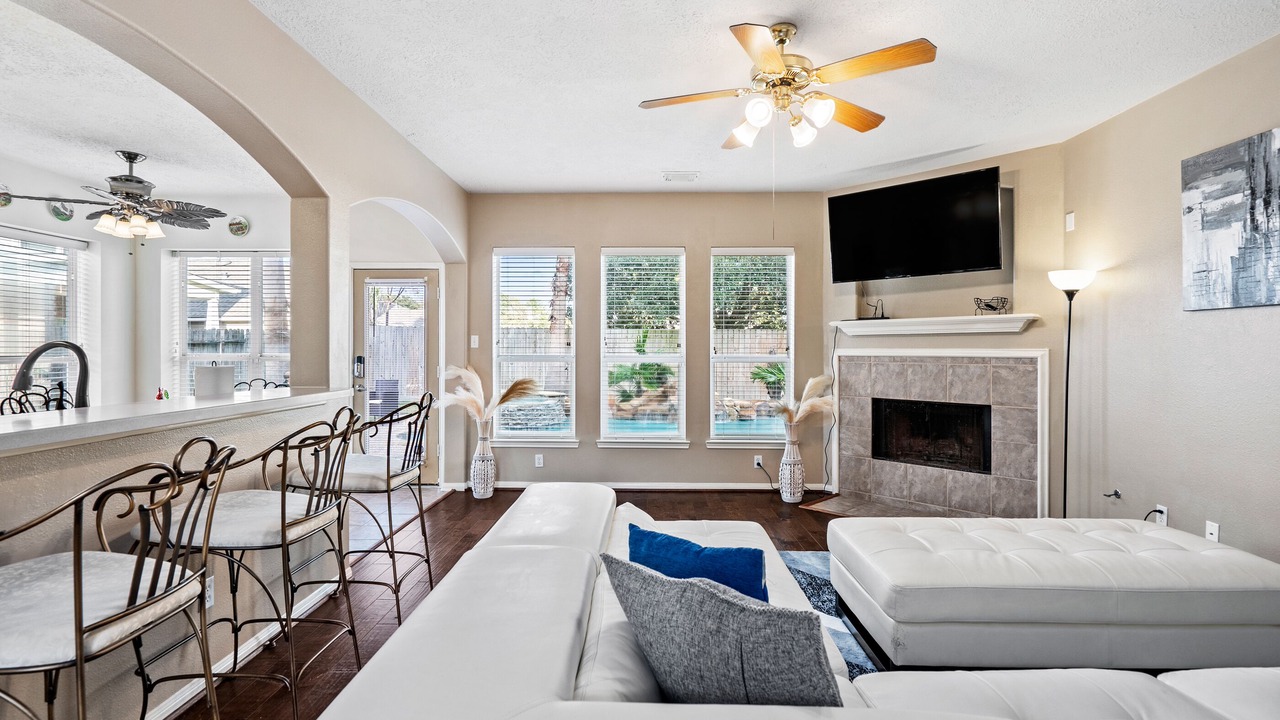 Photo of Livingroom in Spring
