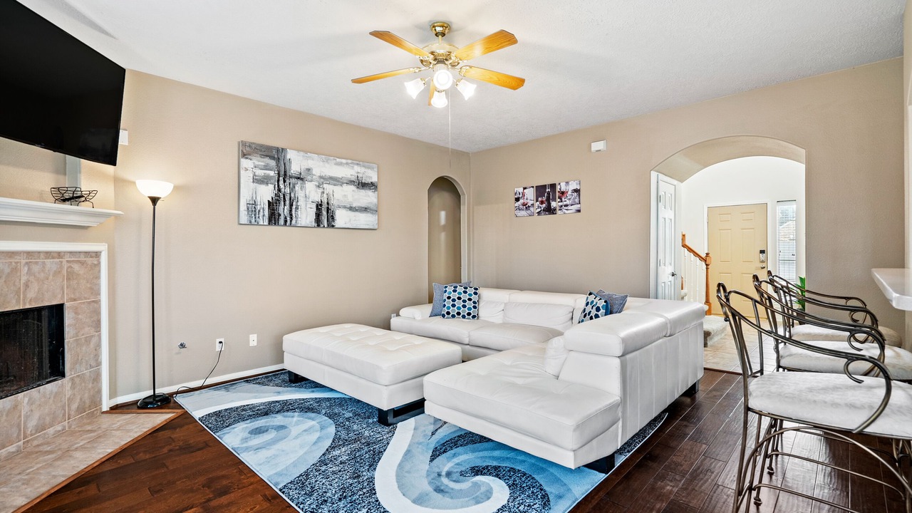 Photo of Livingroom in Spring