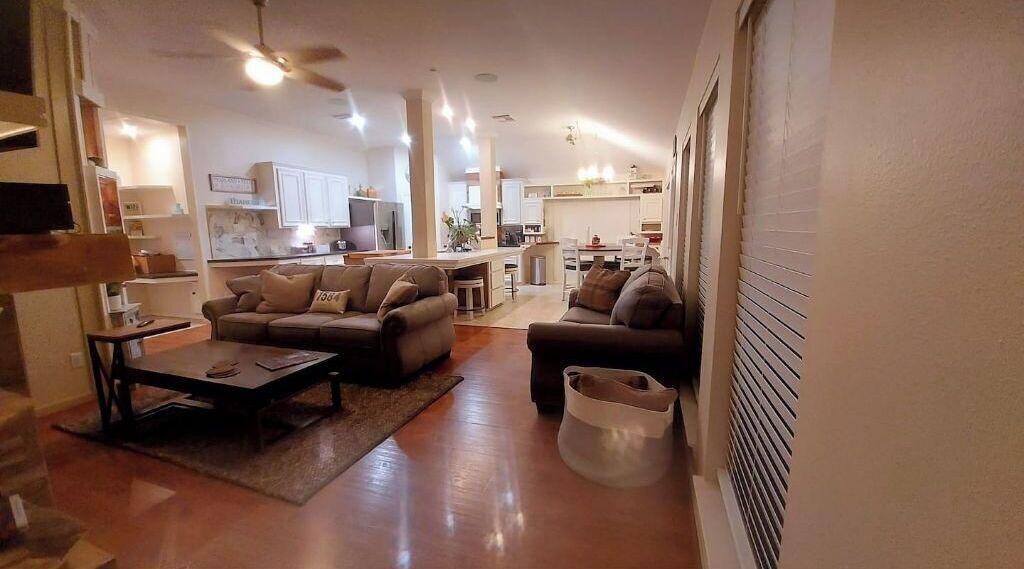 Photo of Livingroom in Pearland