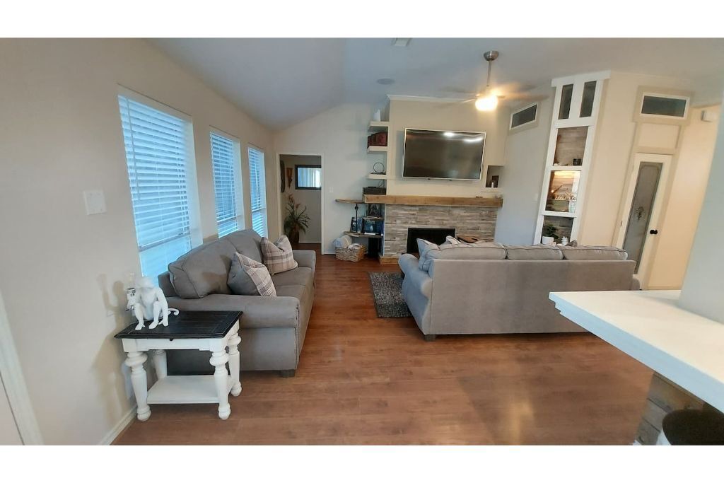 Photo of Livingroom in Pearland