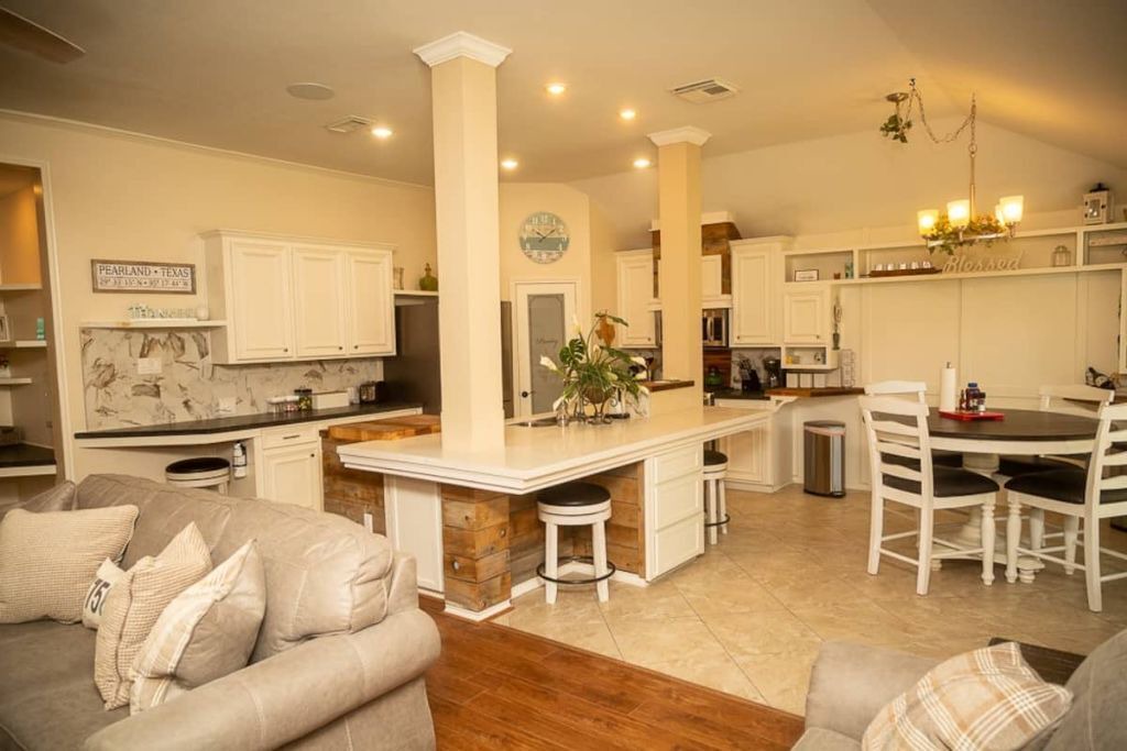 Photo of Livingroom in Pearland