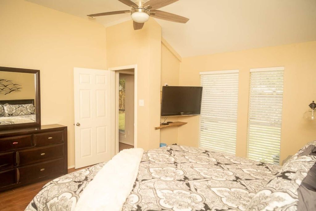 Photo of Bedroom in Pearland