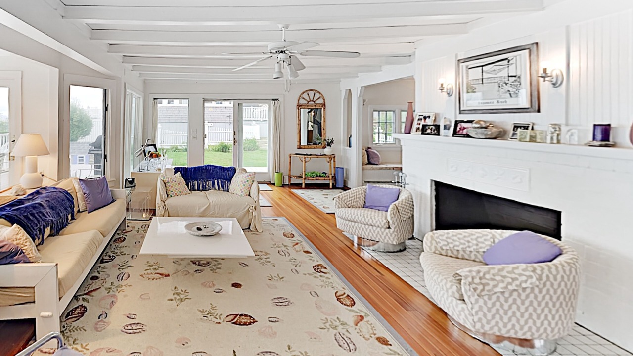 Photo of Livingroom in Sagamore Beach