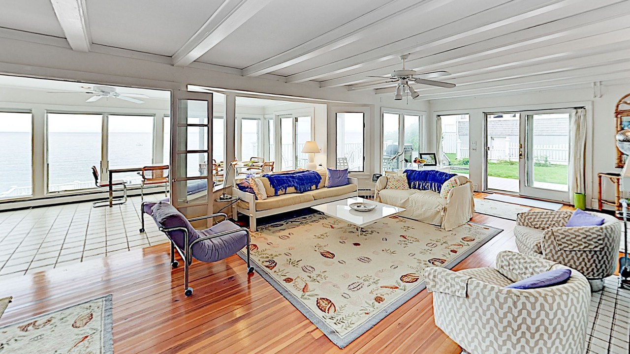 Photo of Livingroom in Sagamore Beach