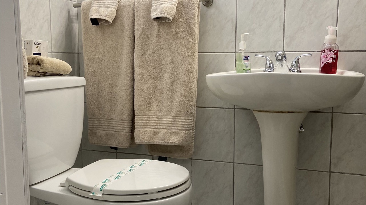 Photo of Bathroom in Leisure City