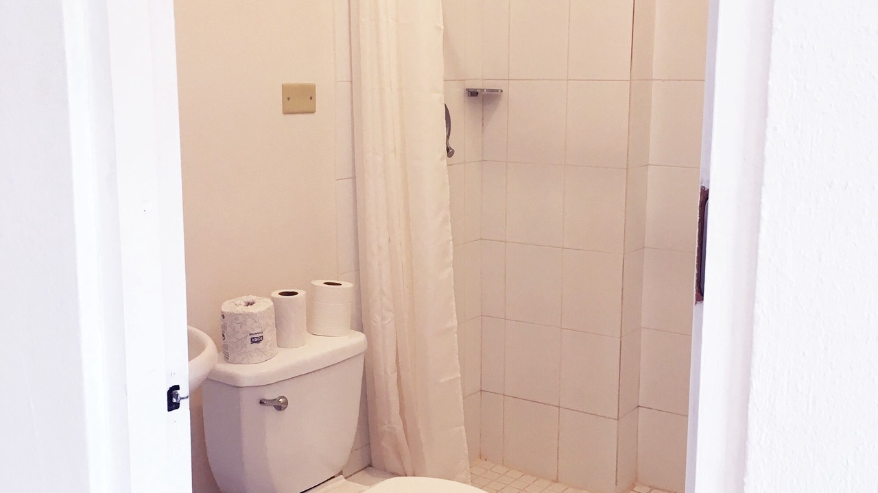 Photo of Bathroom in Carcel