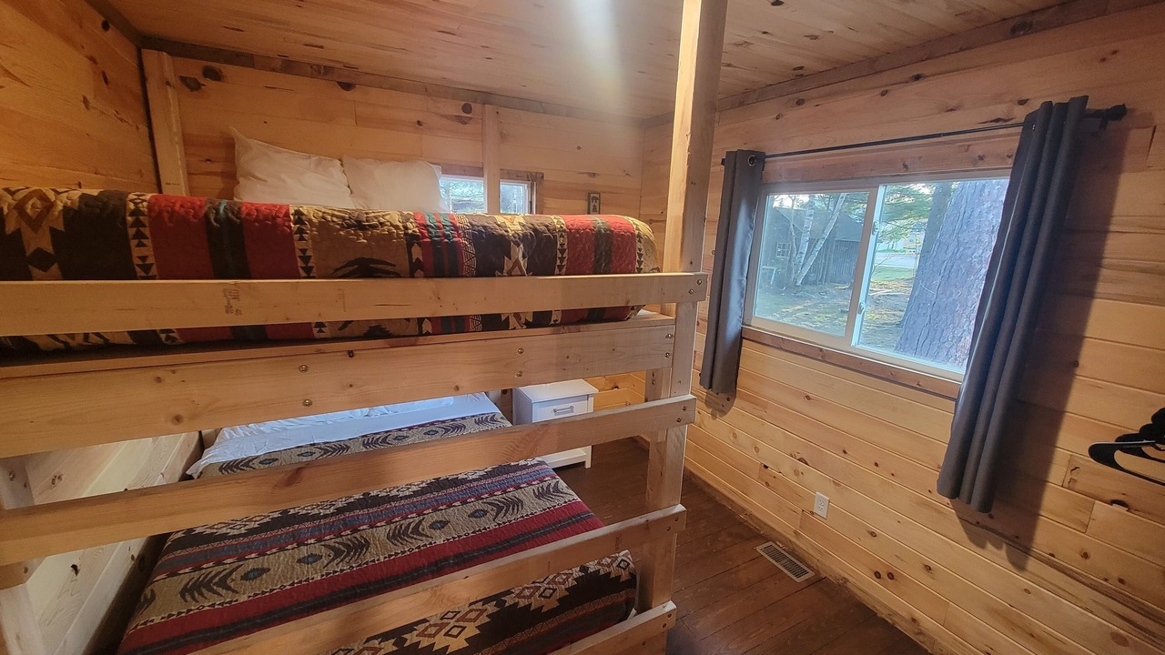 Photo of Bedroom in Au Train