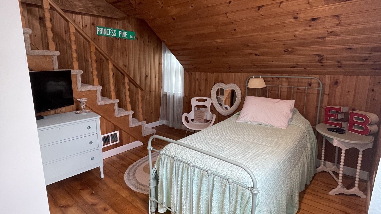 Photo of Bedroom in Buzzards Bay