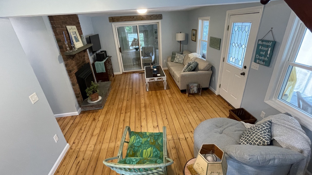 Photo of Livingroom in Buzzards Bay