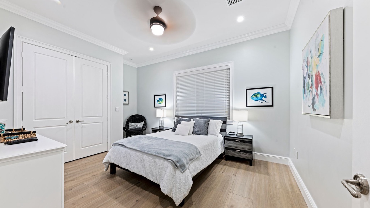 Photo of Bedroom in Lauderdale Beach