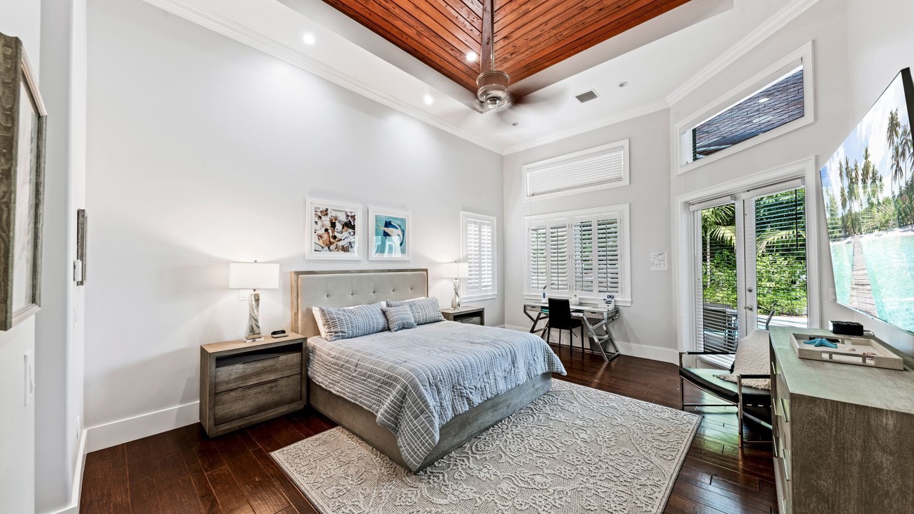 Photo of Bedroom in Lauderdale Beach