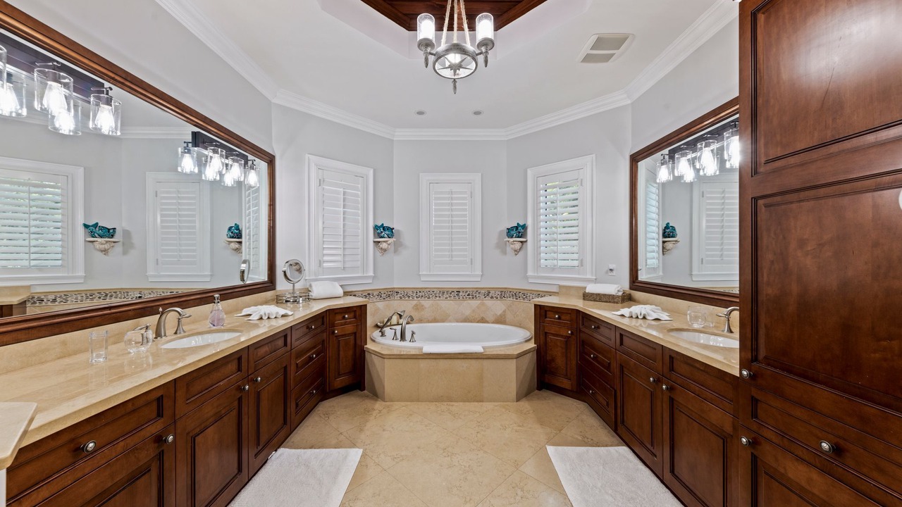 Photo of Bathroom in Lauderdale Beach