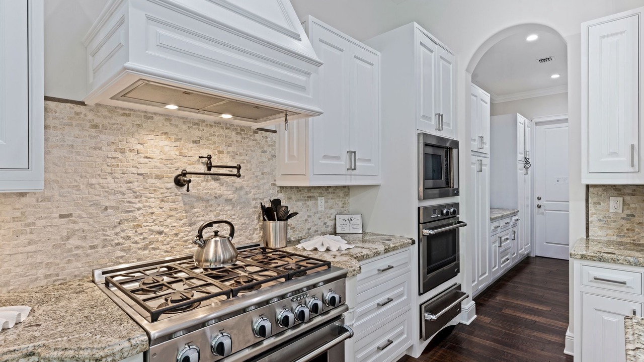 Photo of Kitchen in Lauderdale Beach