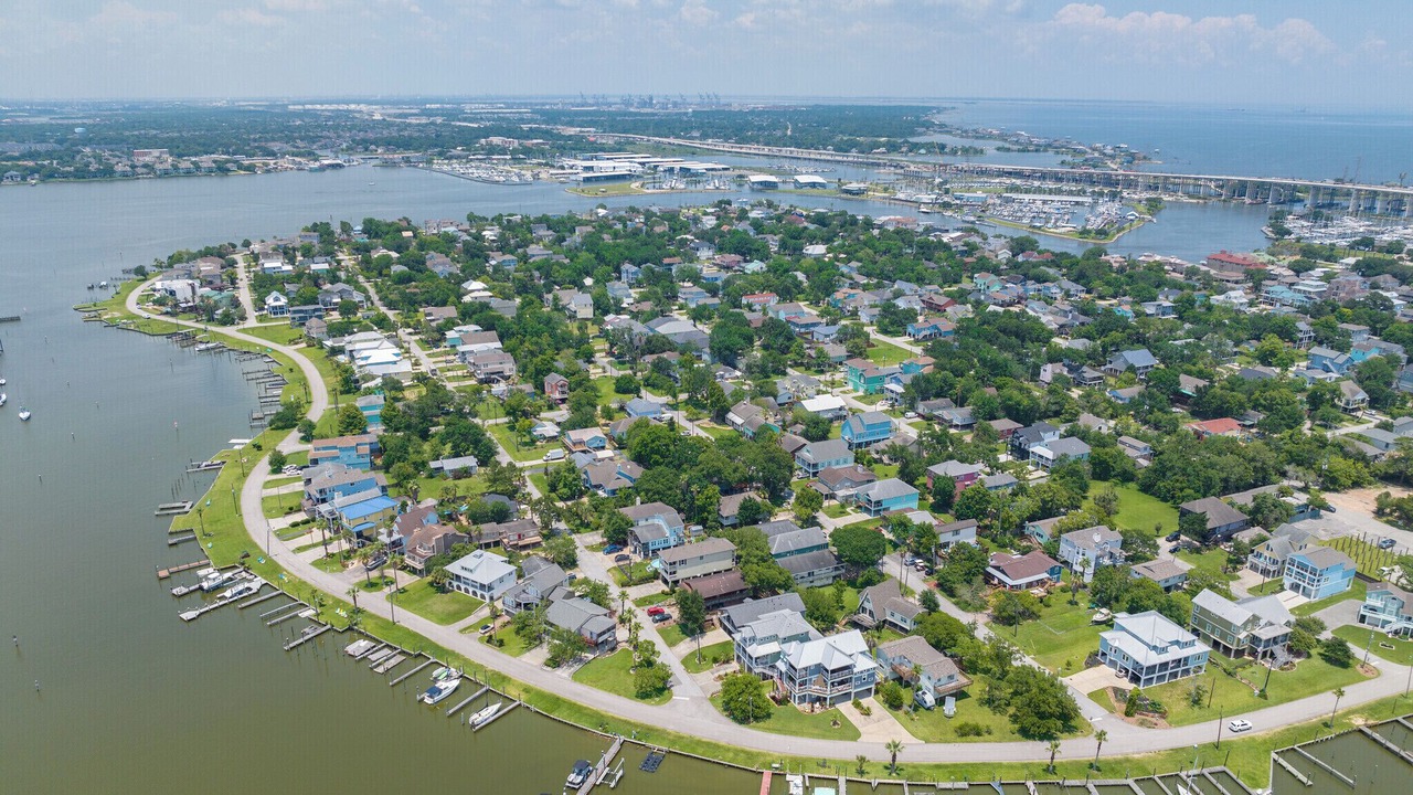 Photo of Others in Clear Lake Shores