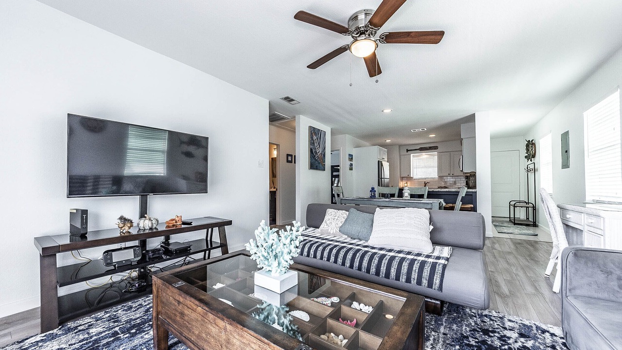 Photo of Livingroom in Clear Lake Shores