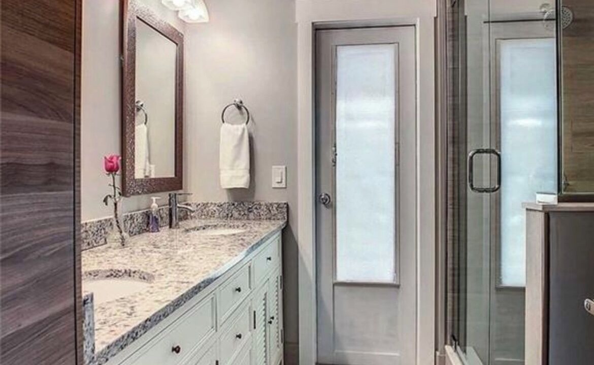 Photo of Bathroom in The Dunes