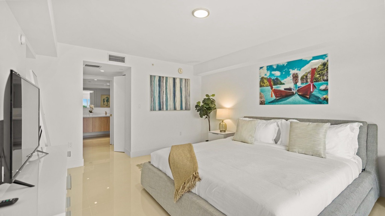 Photo of Bedroom in Bay Harbor Islands