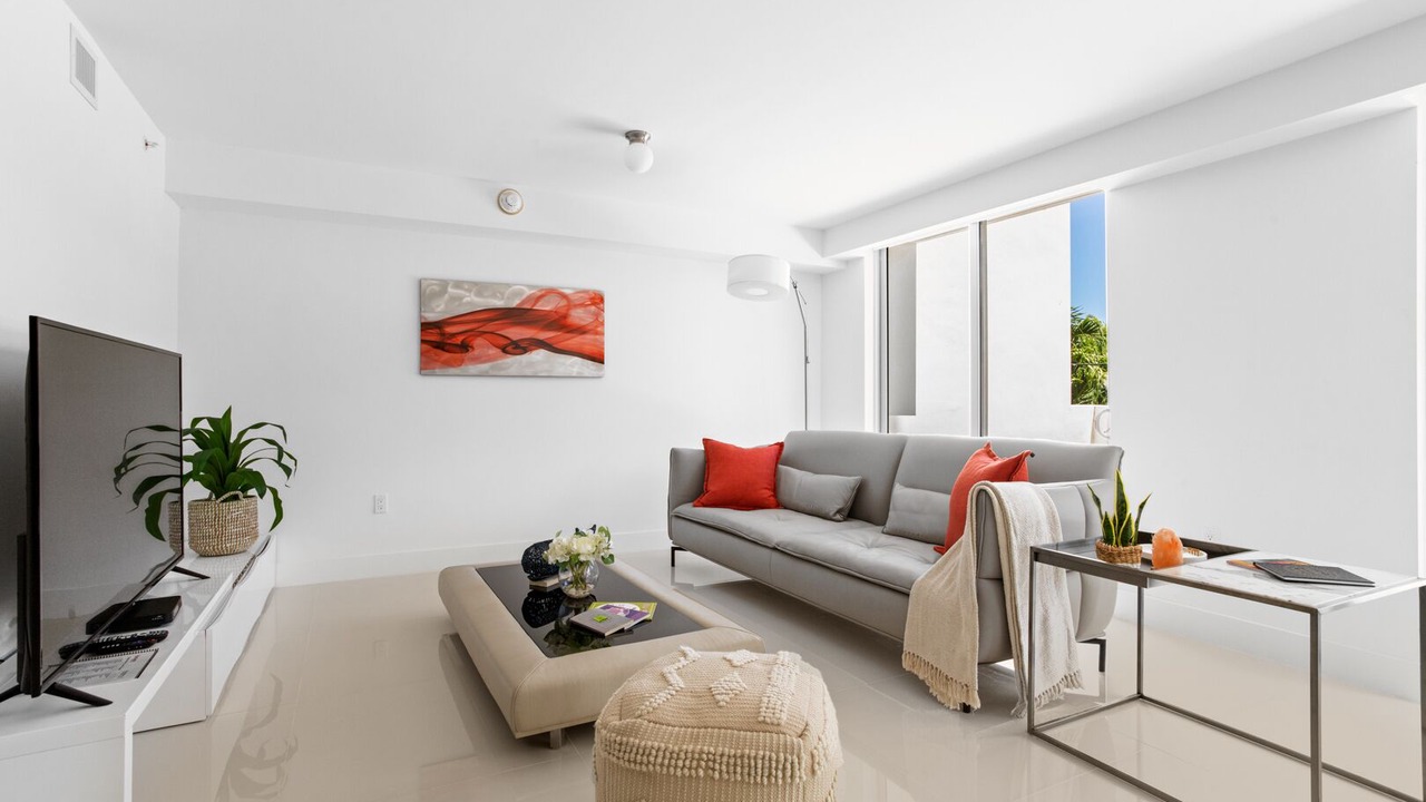 Photo of Livingroom in Bay Harbor Islands