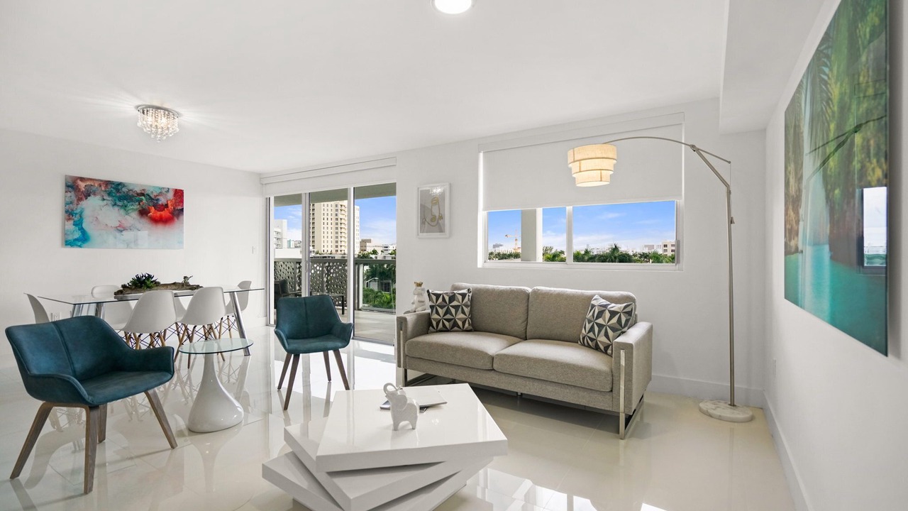Photo of Livingroom in Bay Harbor Islands