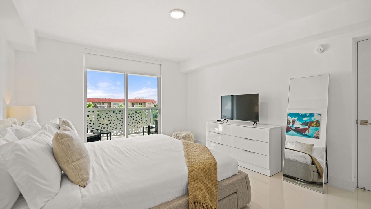Photo of Bedroom in Bay Harbor Islands