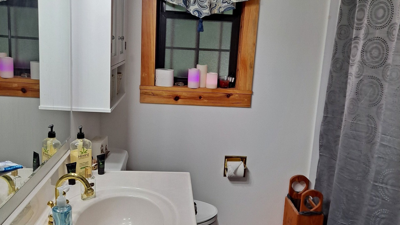 Photo of Bathroom in True