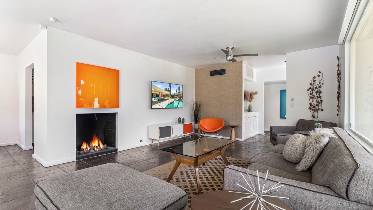 Photo of Livingroom in Tahquitz River Estates