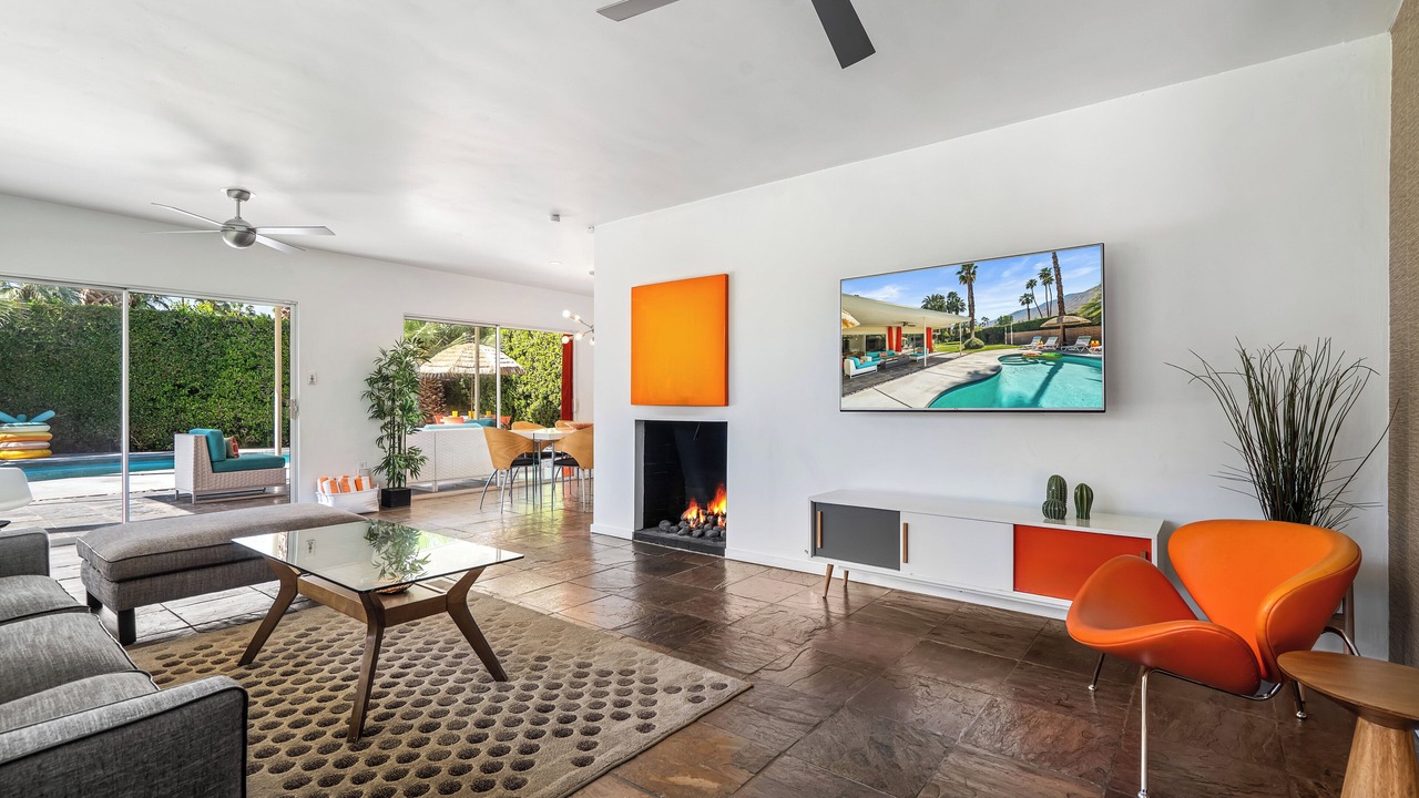 Photo of Livingroom in Tahquitz River Estates