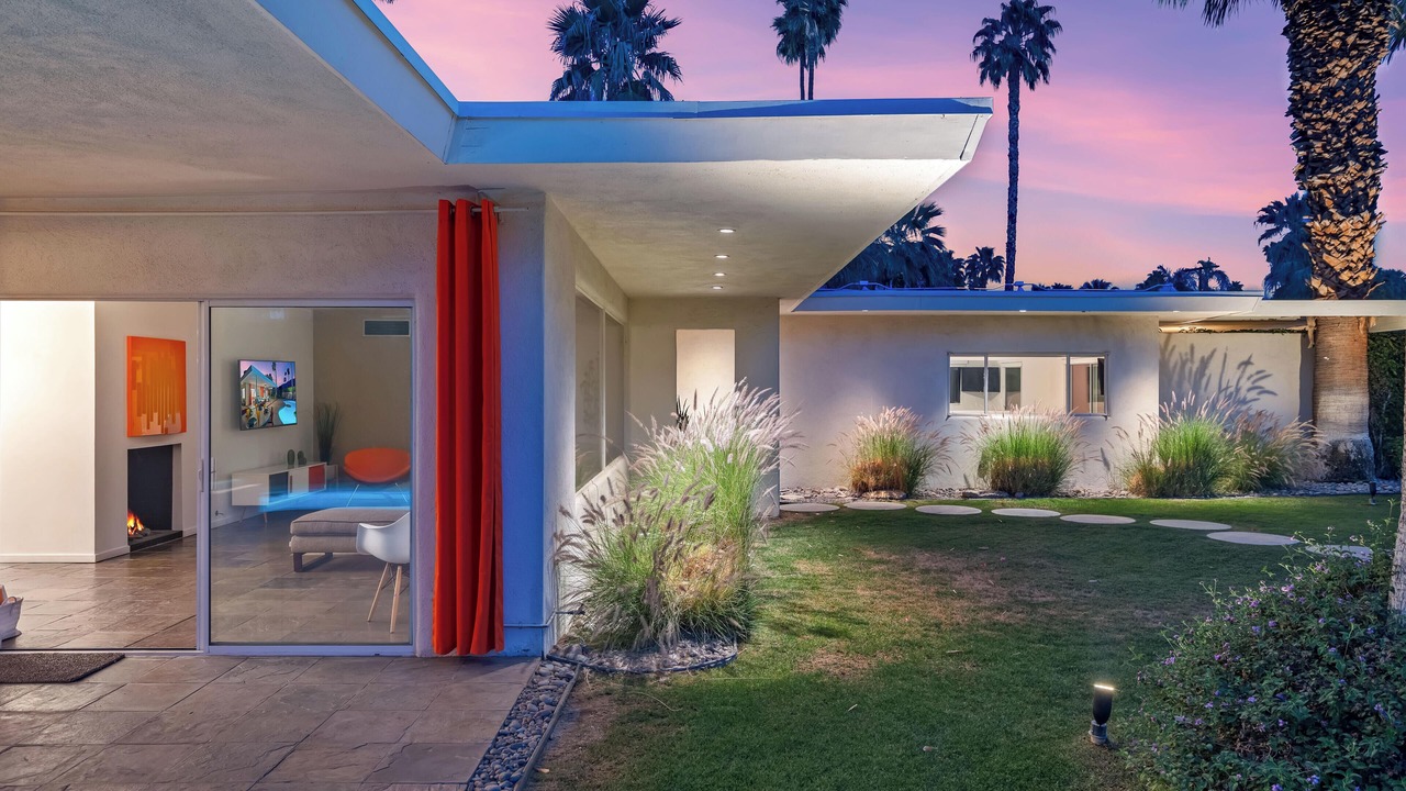 Photo of Patio Balcony in Tahquitz River Estates