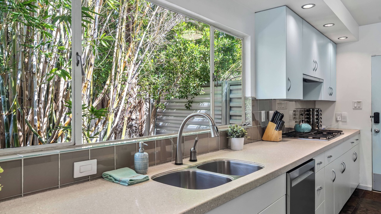 Photo of Kitchen in Tahquitz River Estates