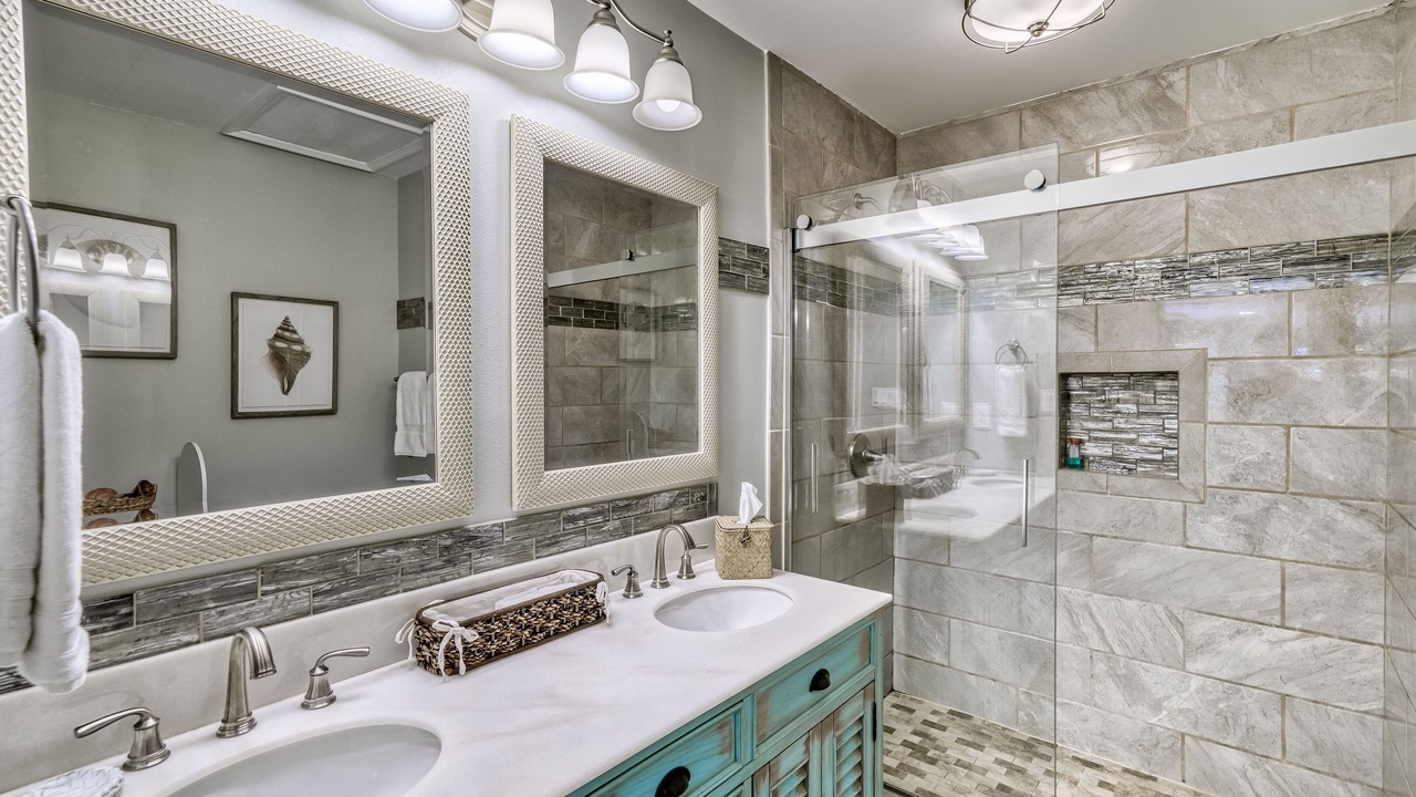 Photo of Bathroom in Clipper Cove