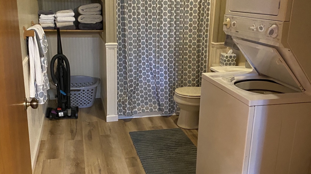 Photo of Bathroom in Byrdstown