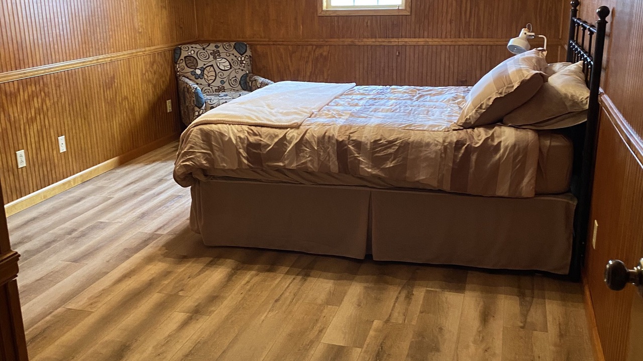 Photo of Bedroom in Byrdstown