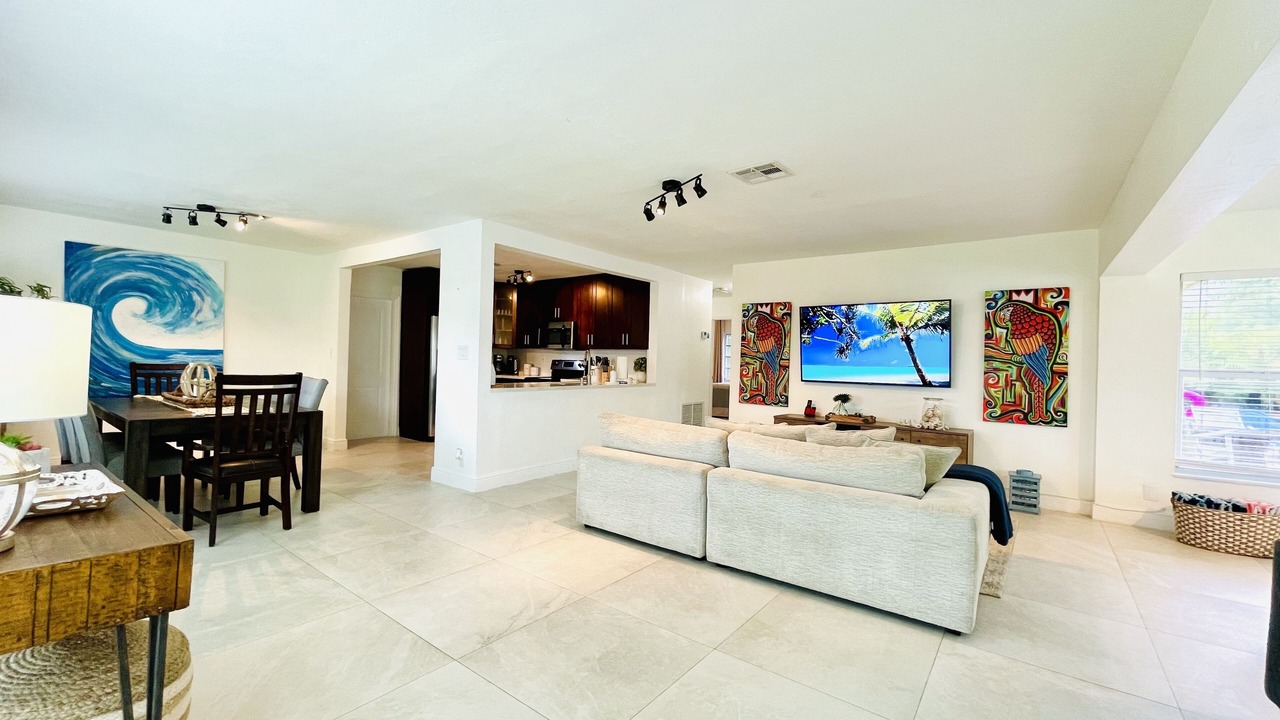 Photo of Livingroom in Dolphin Isles