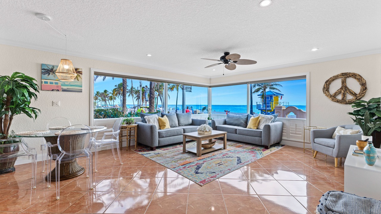 Photo of Livingroom in Hollywood