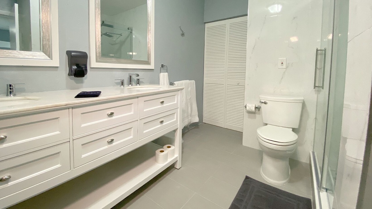 Photo of Bathroom in The Cove