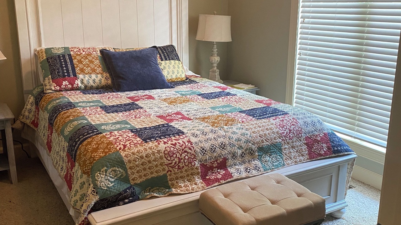 Photo of Bedroom in Northport