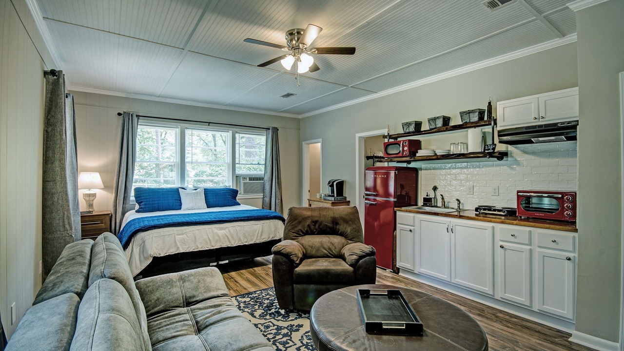 Photo of Bedroom in Tougaloo