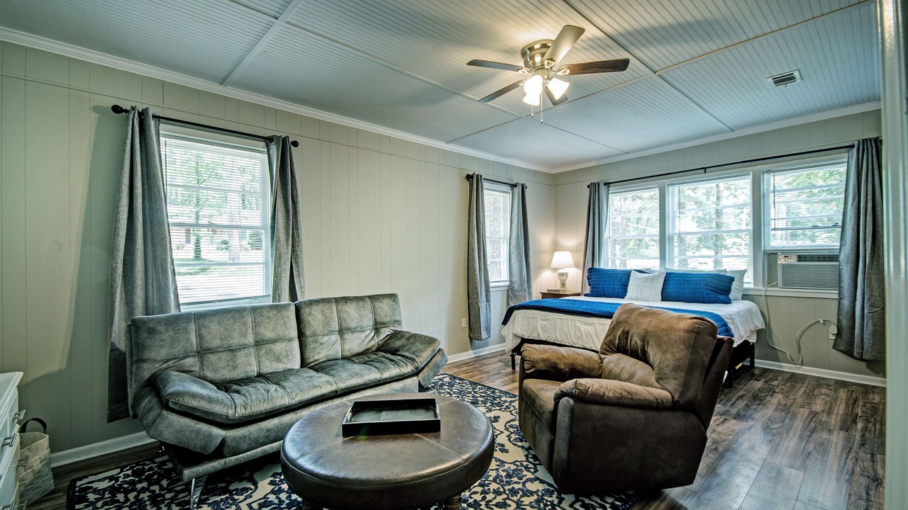Photo of Bedroom in Tougaloo