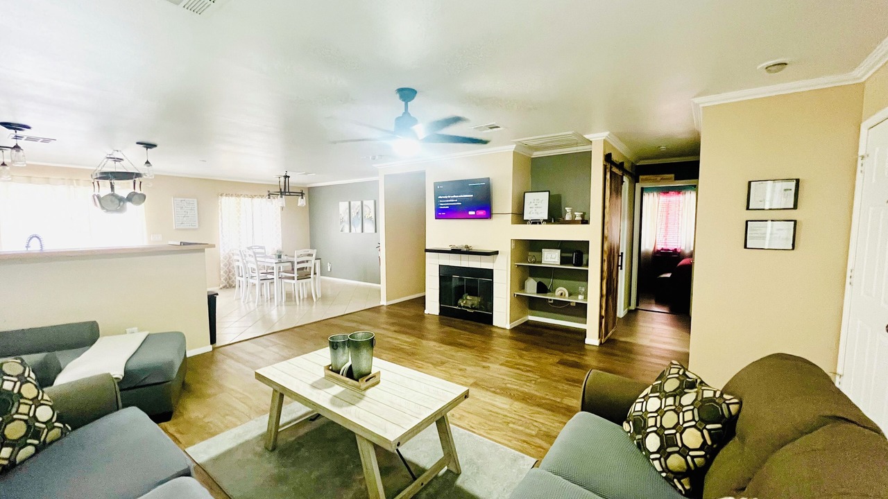 Photo of Livingroom in Pittmann