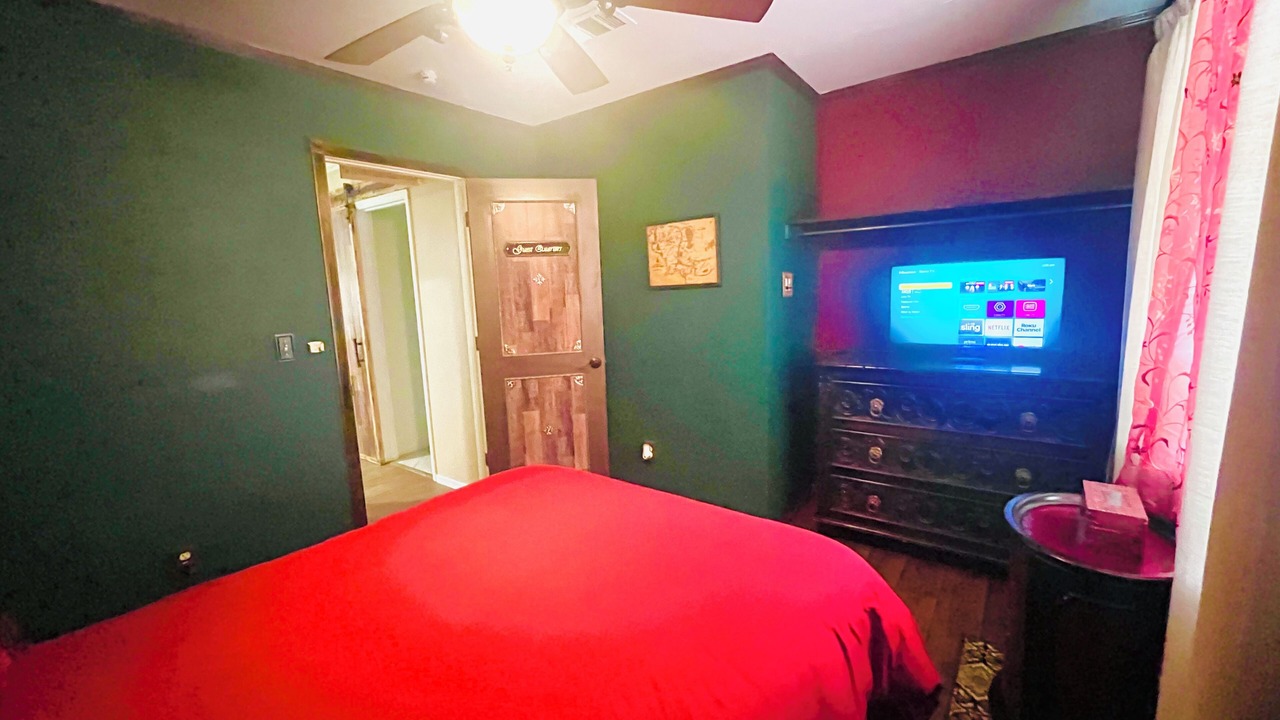 Photo of Bedroom in Pittmann