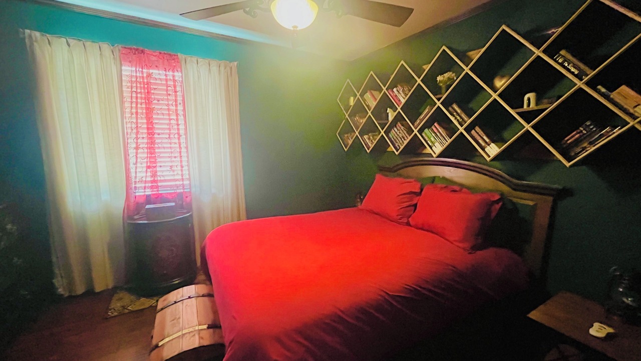 Photo of Bedroom in Pittmann
