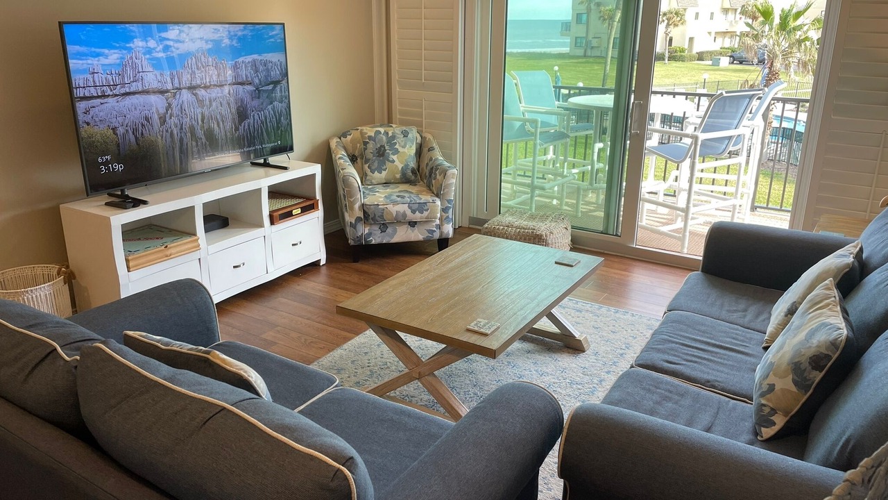 Photo of Livingroom in Crescent Beach