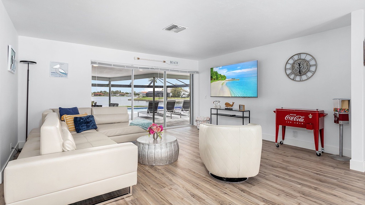 Photo of Livingroom in Eight Lakes