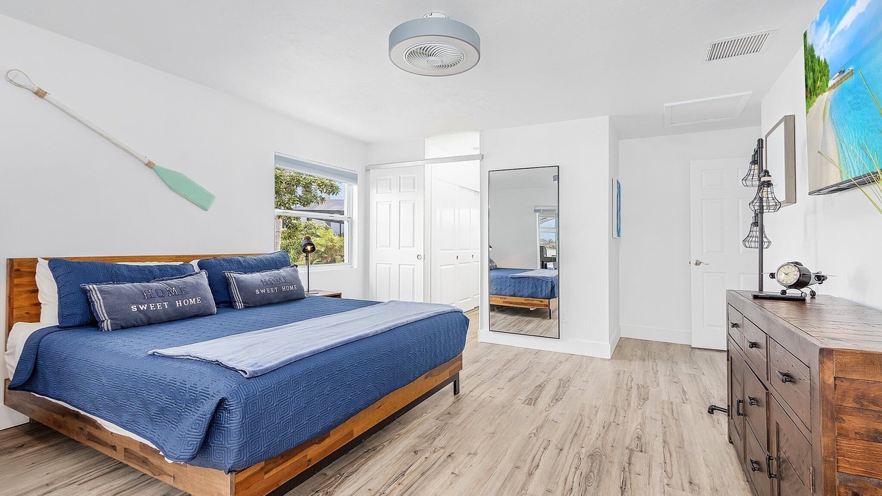 Photo of Bedroom in Eight Lakes