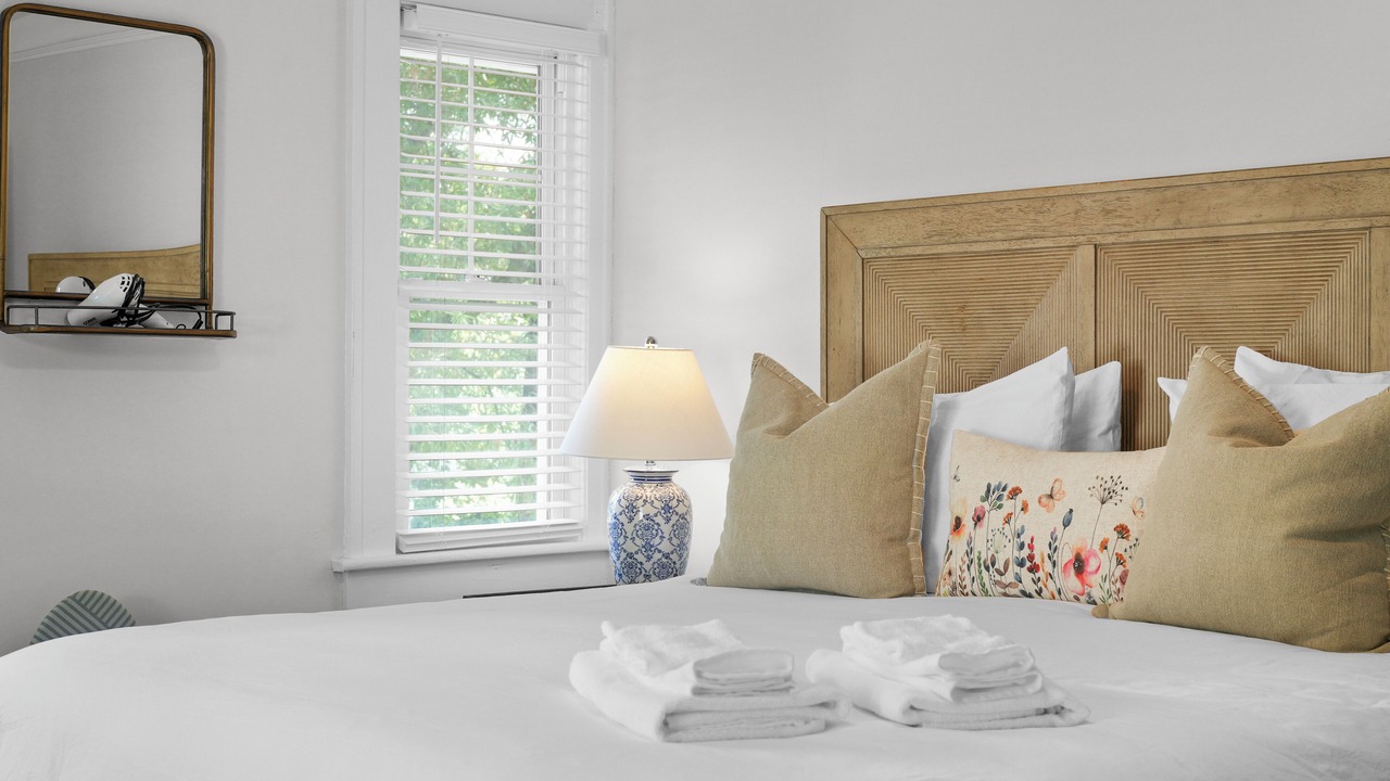 Photo of Bedroom in Pettigru Street Historic District