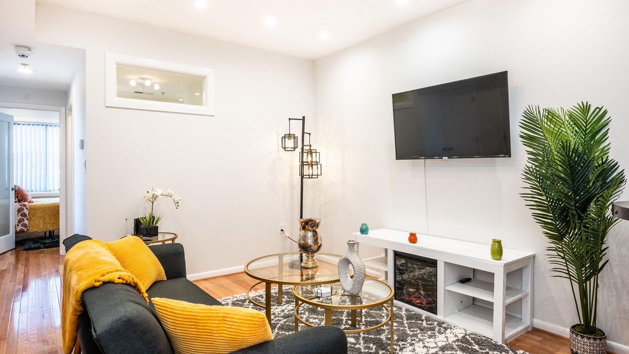 Photo of Livingroom in Columbia Heights